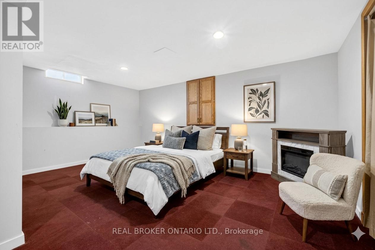 #53 401 WENTWORTH STREET W - 24