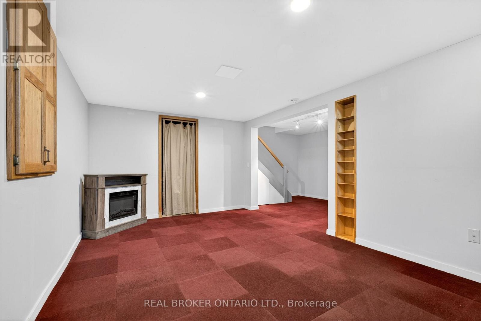 #53 401 WENTWORTH STREET W - 25