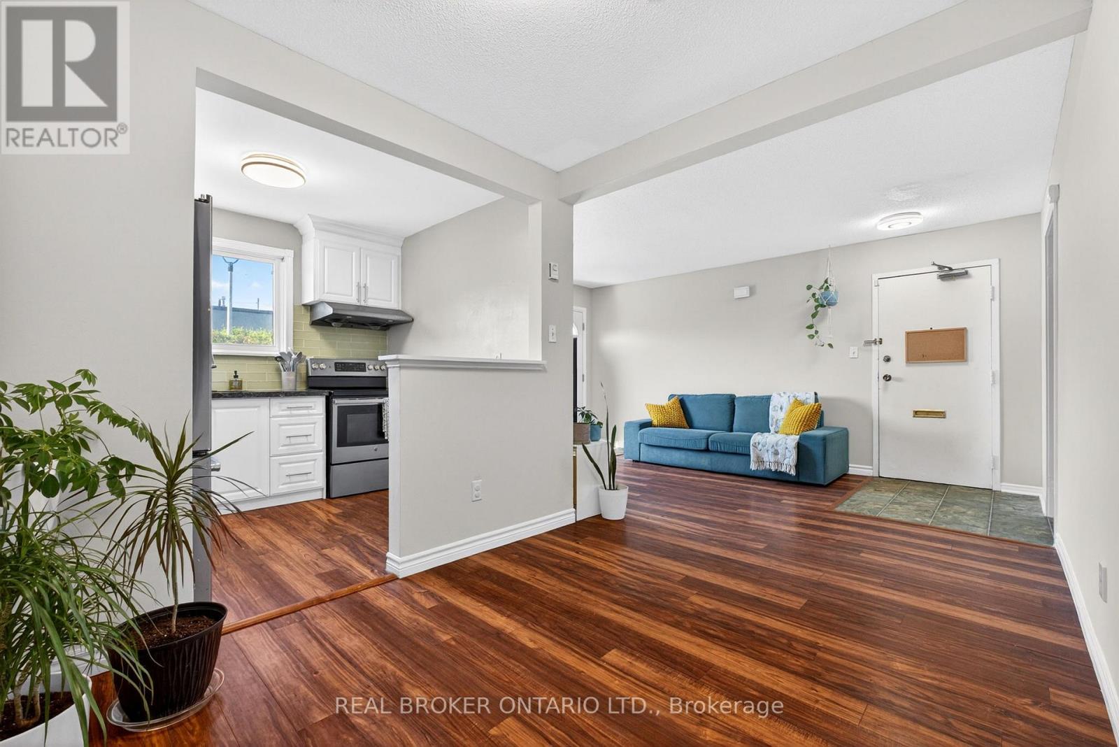 #53 401 WENTWORTH STREET W - 5