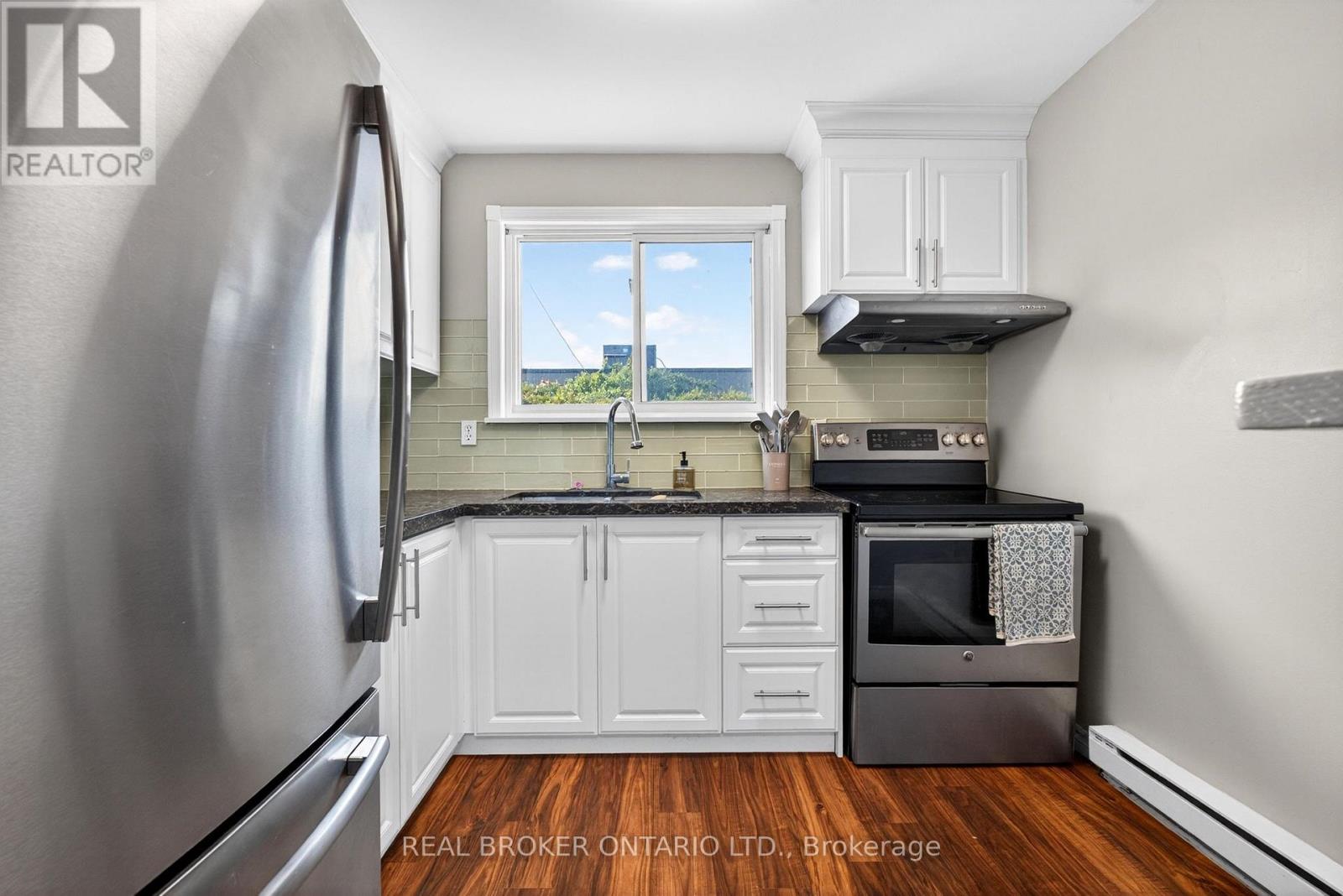 #53 401 WENTWORTH STREET W - 6