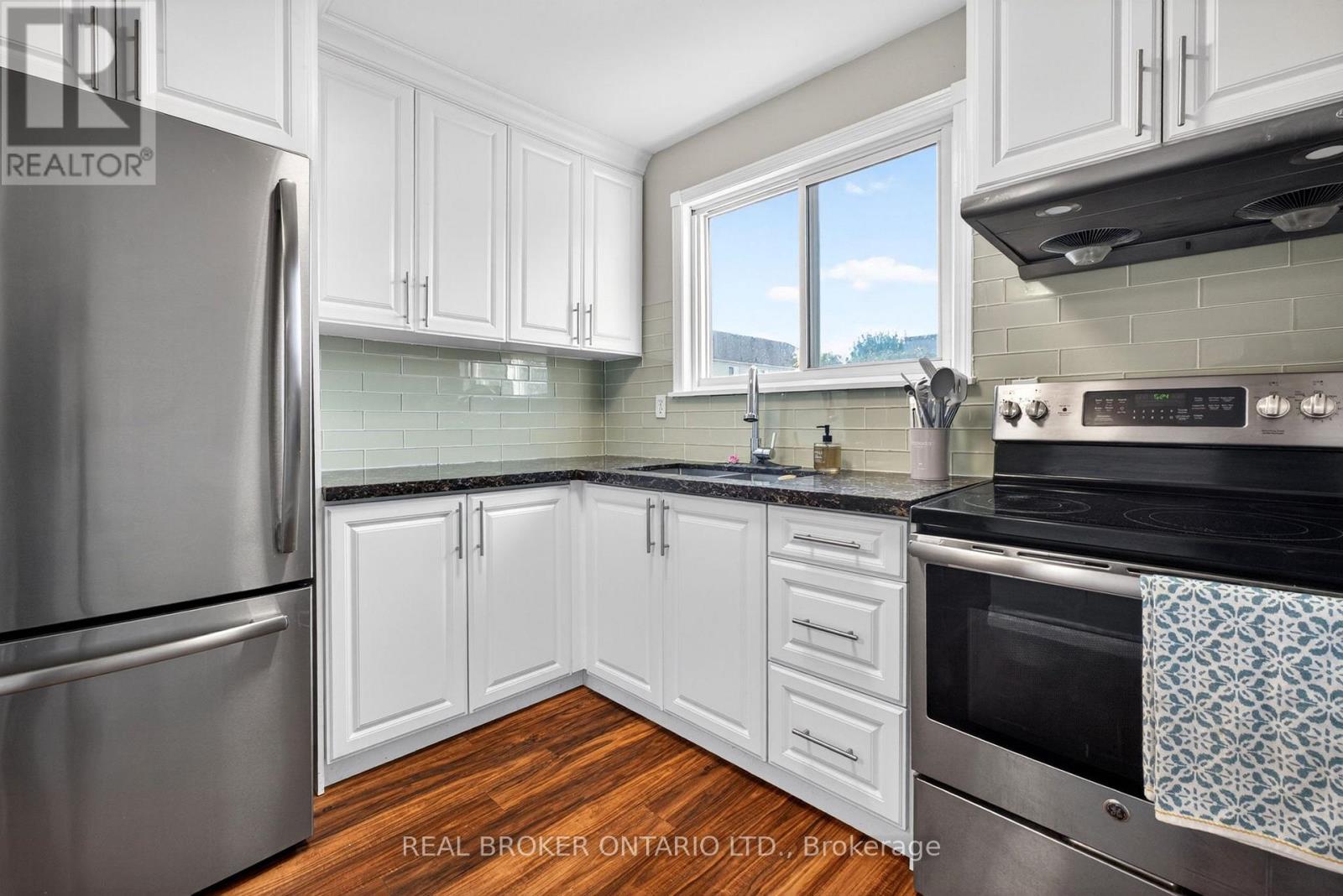 #53 401 WENTWORTH STREET W - 7