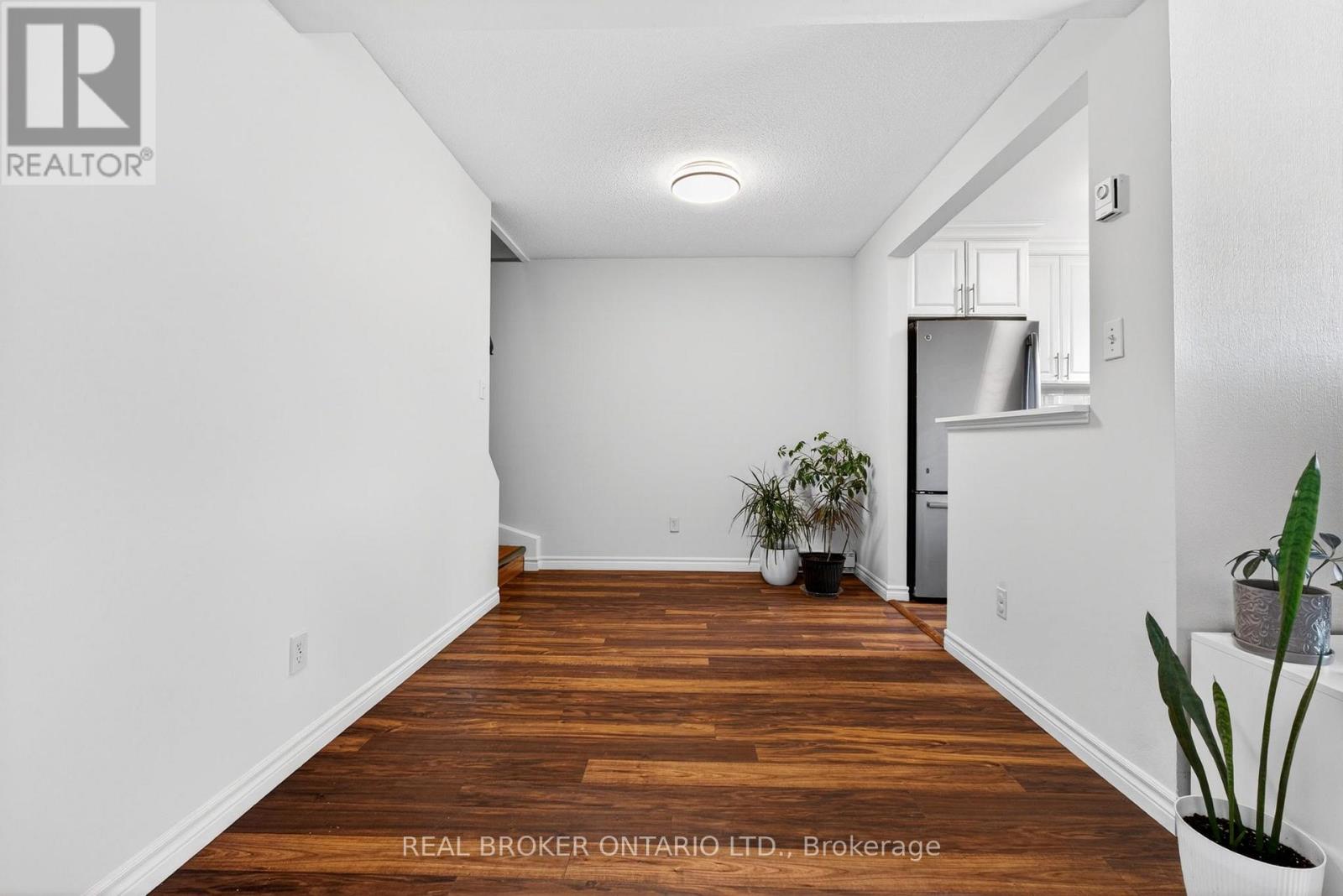 #53 401 WENTWORTH STREET W - 8