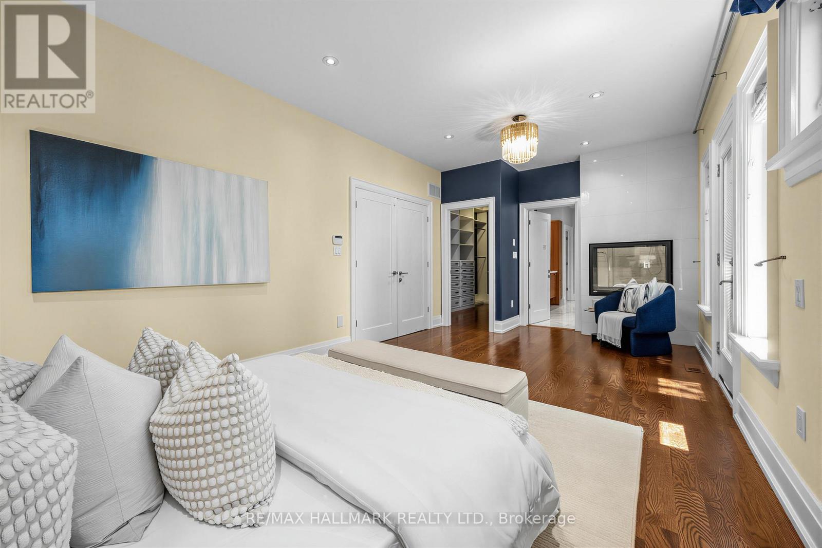 1 DUSTAN CRESCENT - 24