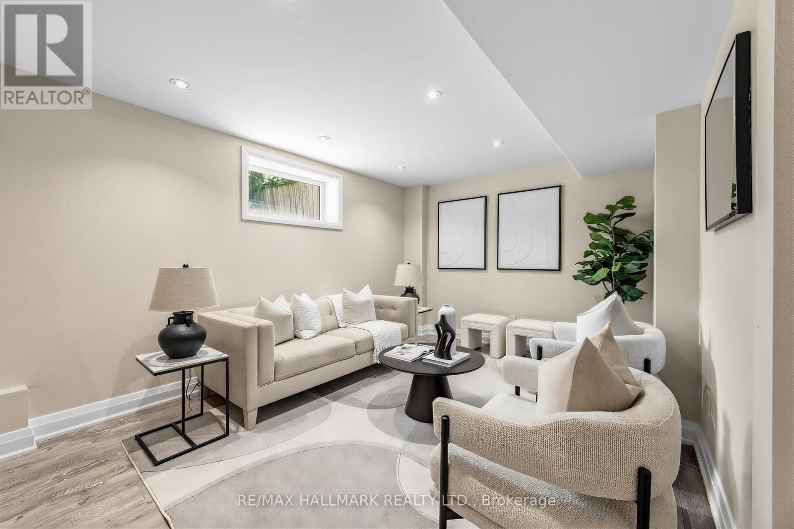 1 DUSTAN CRESCENT - 39
