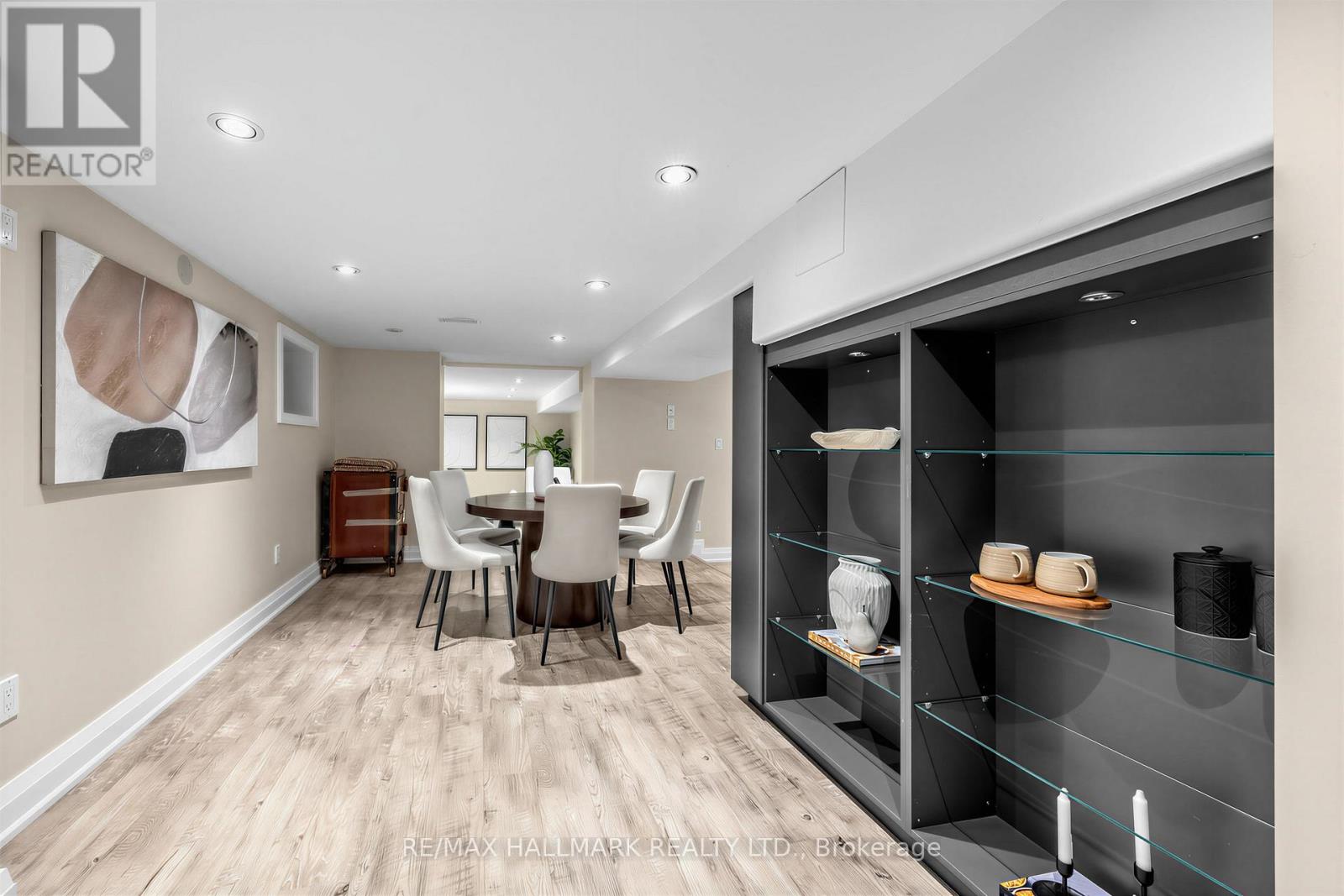 1 DUSTAN CRESCENT - 43