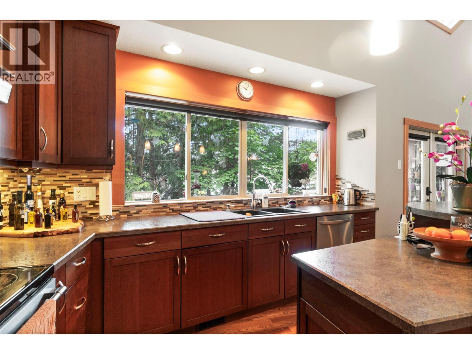 #25 2741 Rawson Road - 21