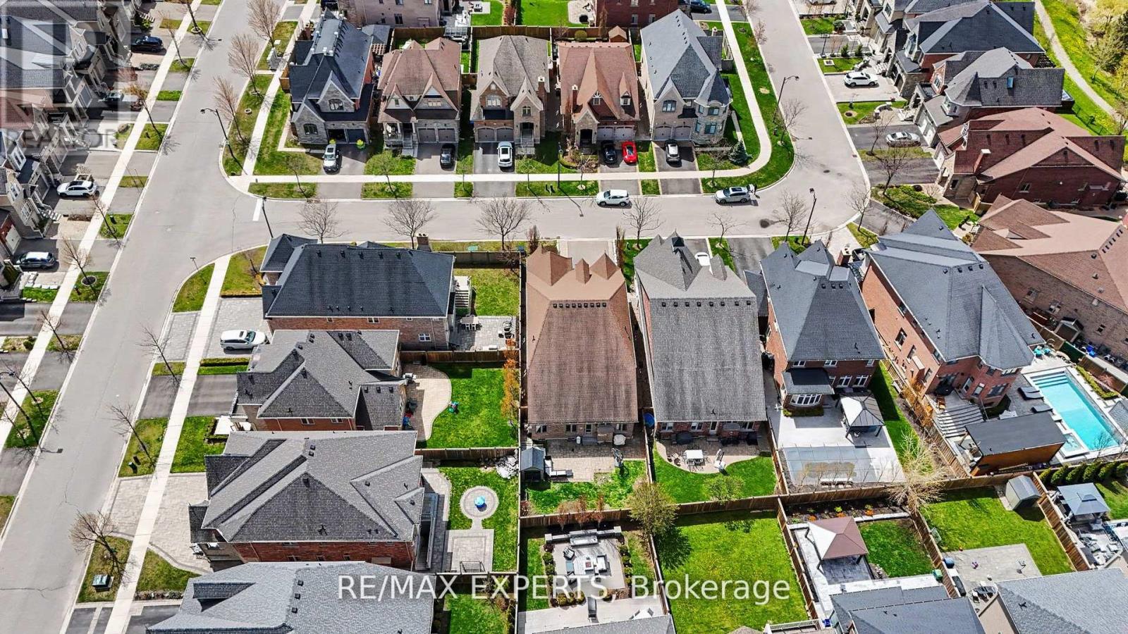 4 SIM HILL CRESCENT - 9