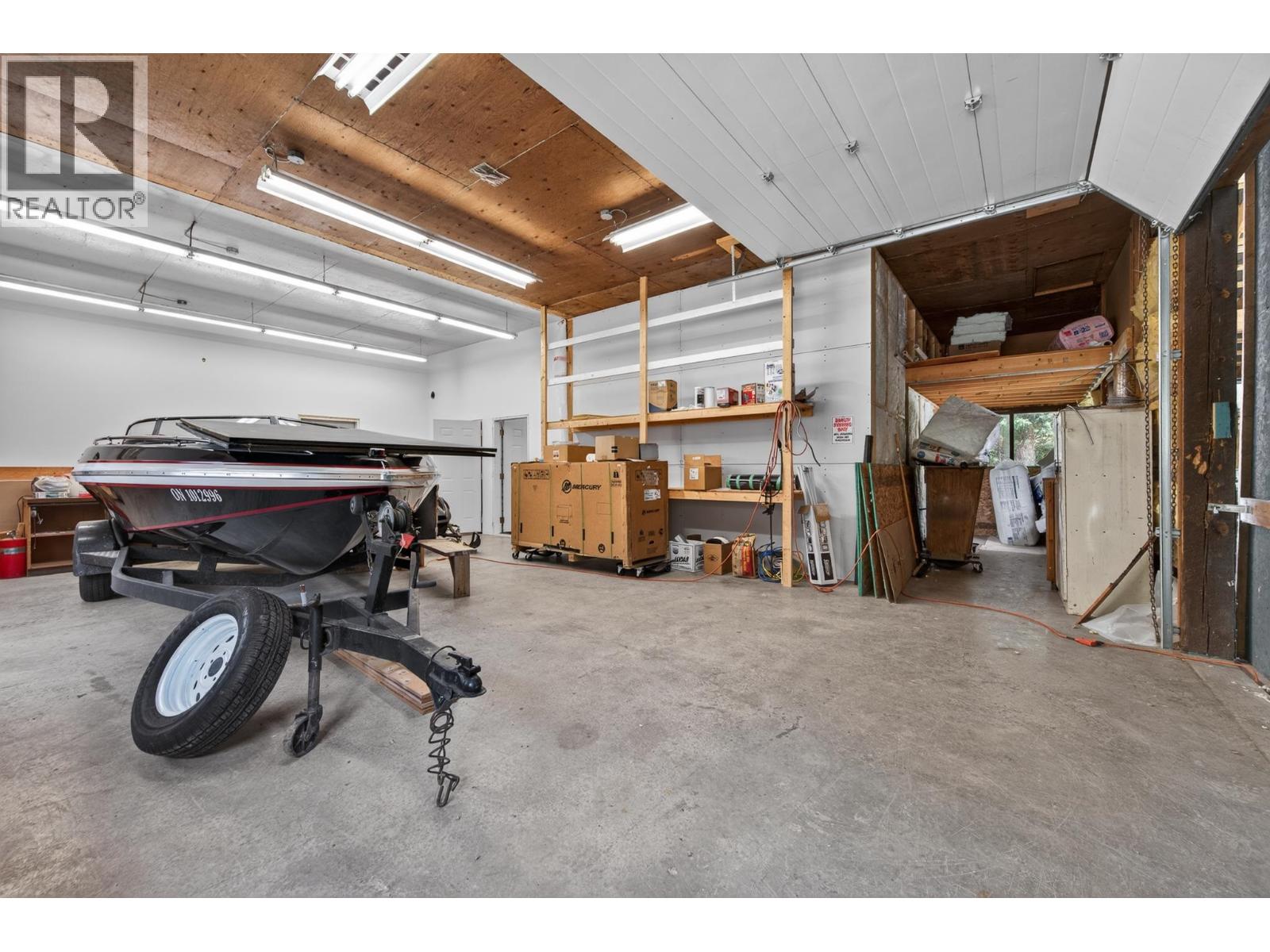 #6330 & 6391 HOUSEMAN ROAD - 40