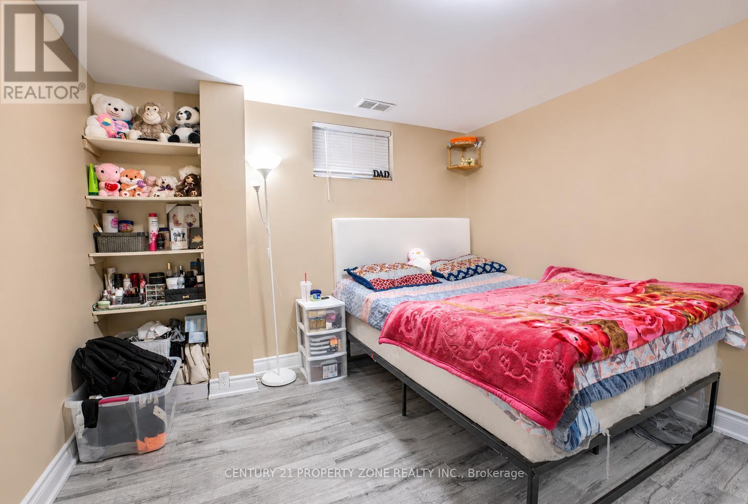 7652 ROSELLE CRESCENT - 21