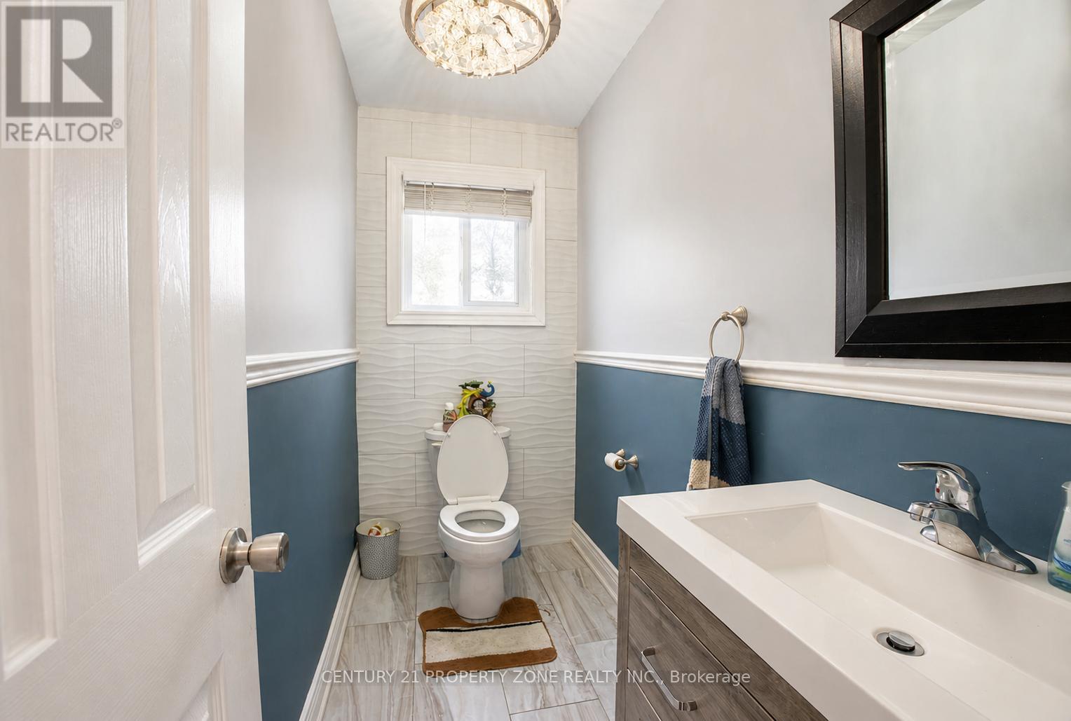 7652 ROSELLE CRESCENT - 24