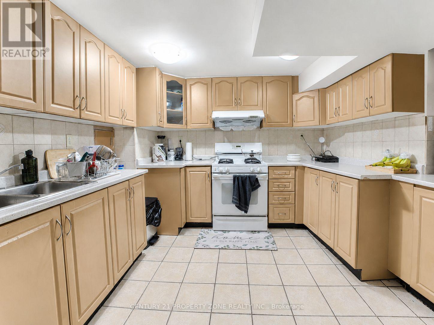 7652 ROSELLE CRESCENT - 3