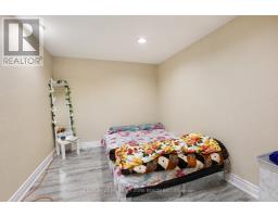 7652 Roselle Crescent, Mississauga, ON L4T3N2 Photo 22