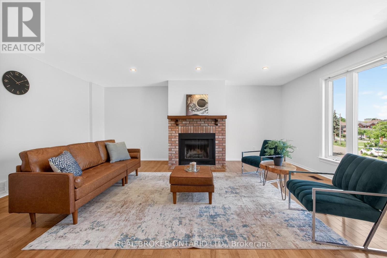 4326 WATERFORD CRESCENT - 17