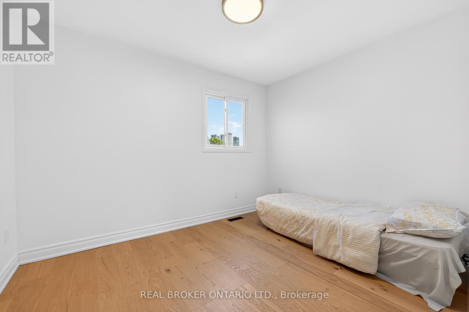 4326 WATERFORD CRESCENT - 33