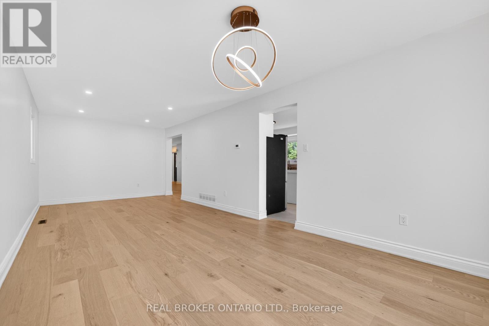 4326 WATERFORD CRESCENT - 6