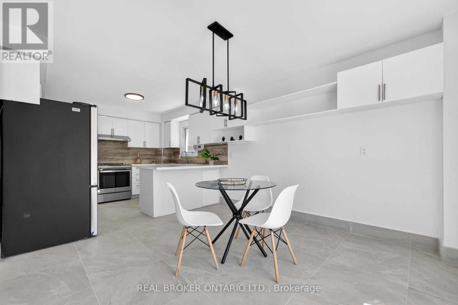 4326 WATERFORD CRESCENT - 8