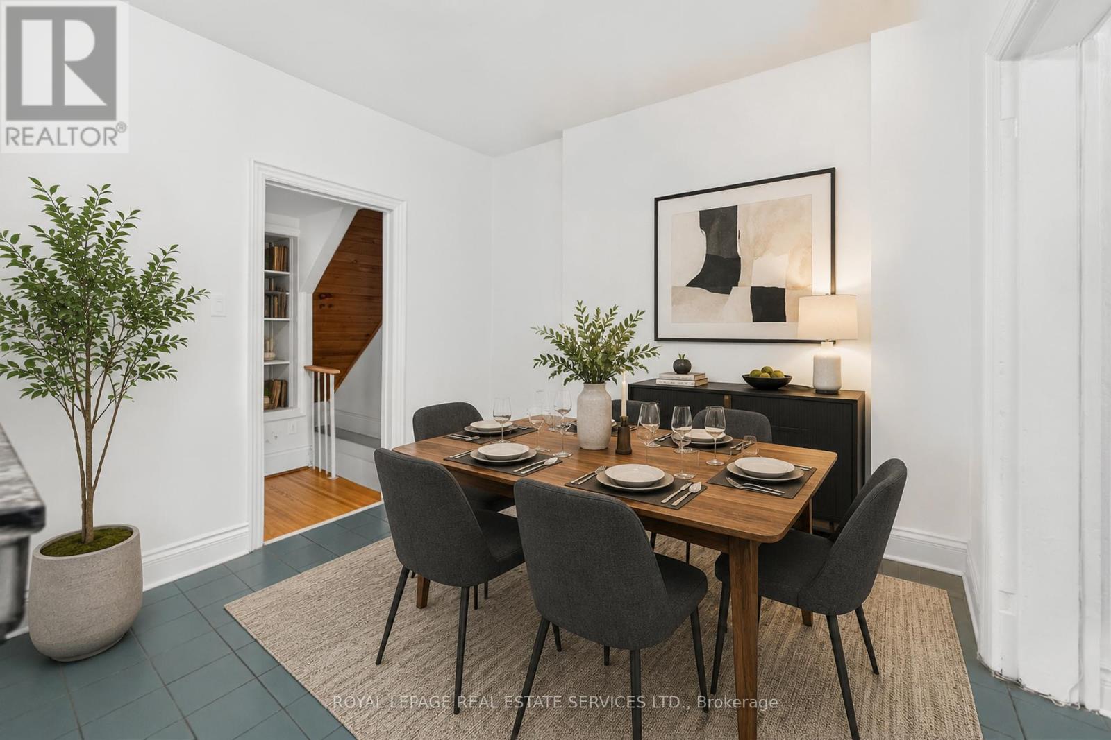 32 HILLSVIEW AVENUE - 18