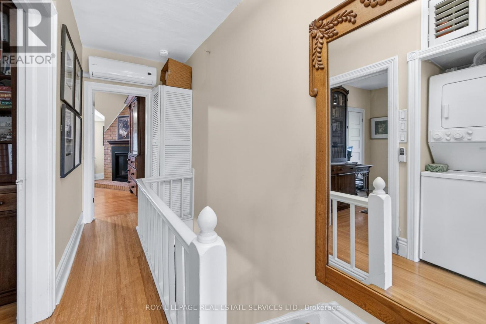 32 HILLSVIEW AVENUE - 29