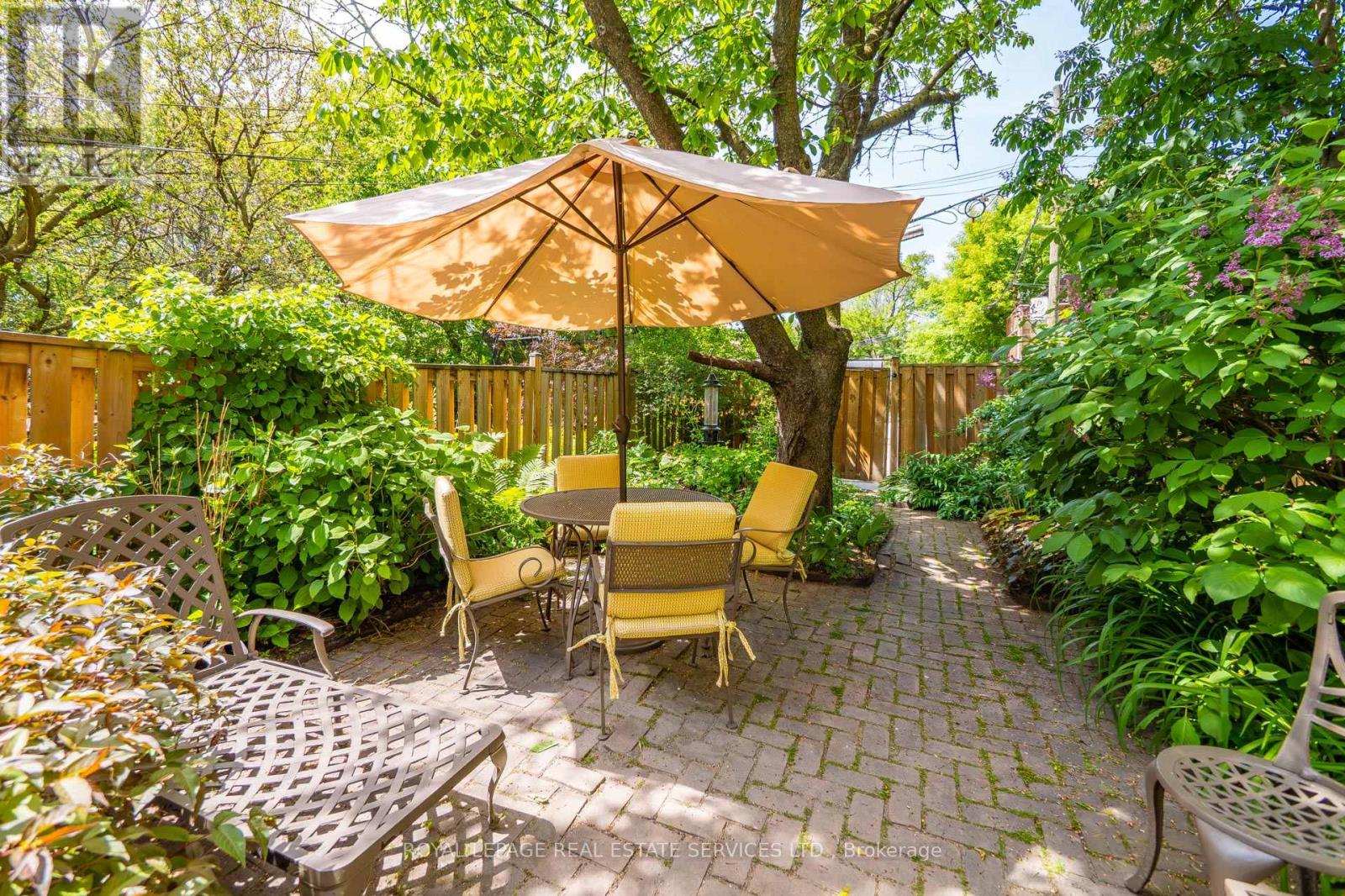 32 HILLSVIEW AVENUE - 44