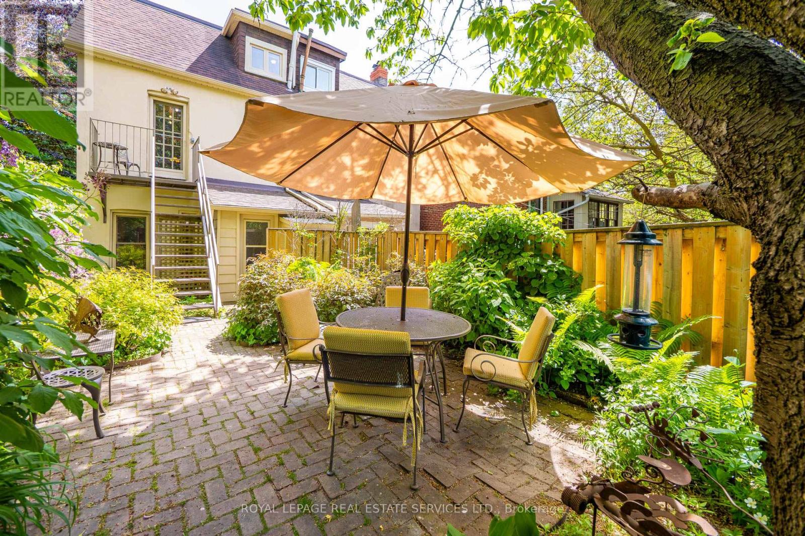 32 HILLSVIEW AVENUE - 45