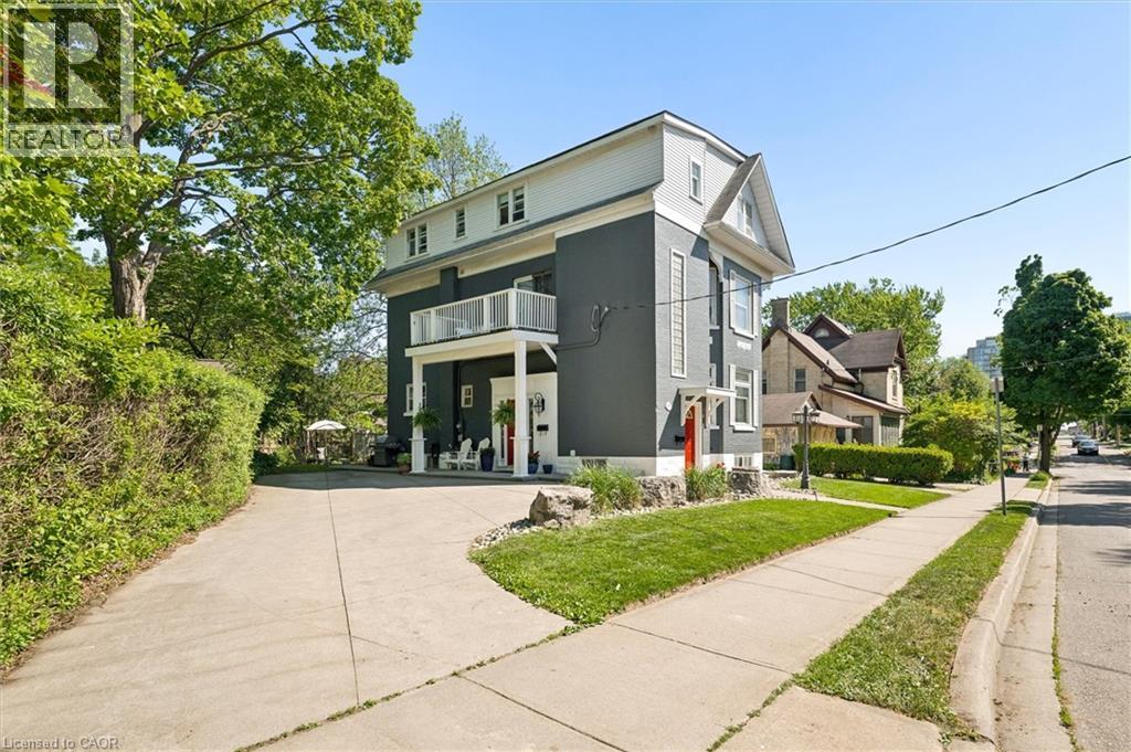 149 YOUNG Street - Image 5