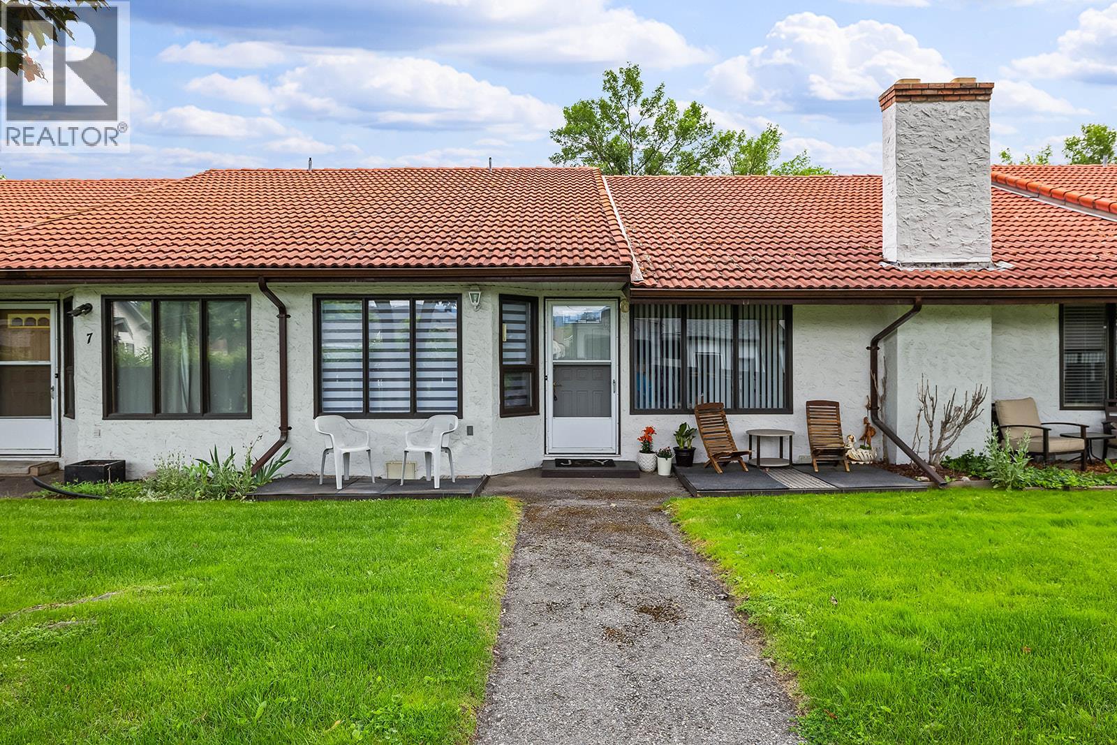 #6-363 Gerstmar Road, Kelowna
