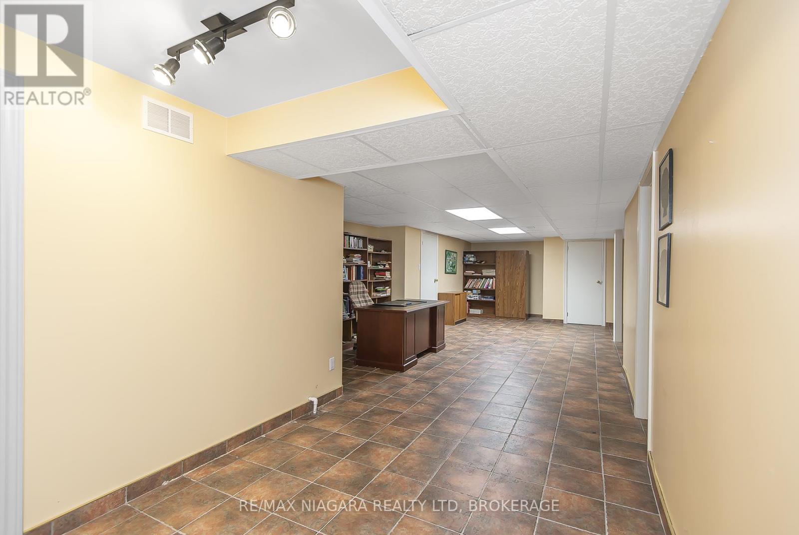 6254 GORE STREET - 27