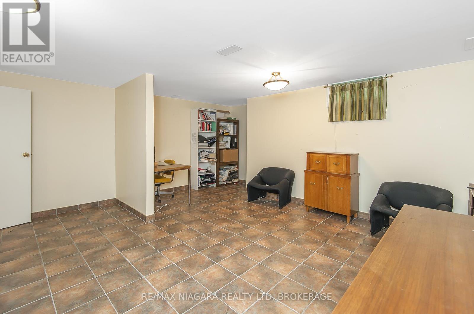 6254 GORE STREET - 24