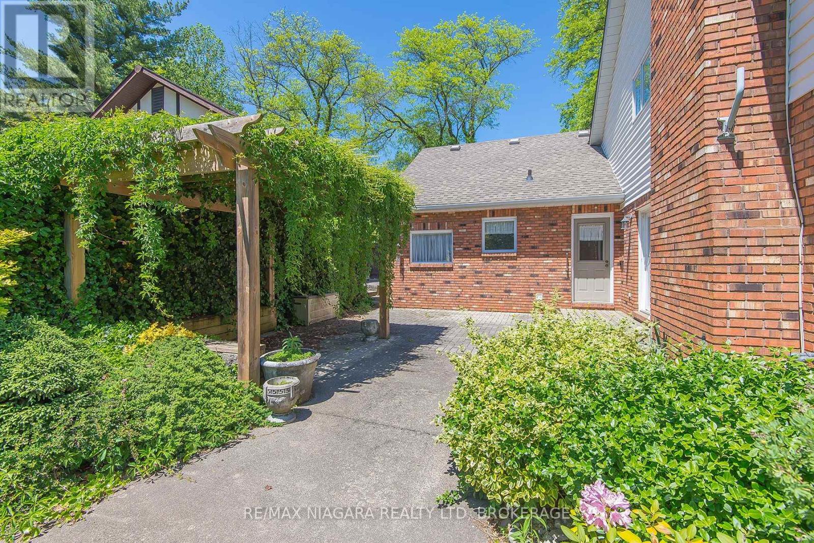 6254 GORE STREET - 37