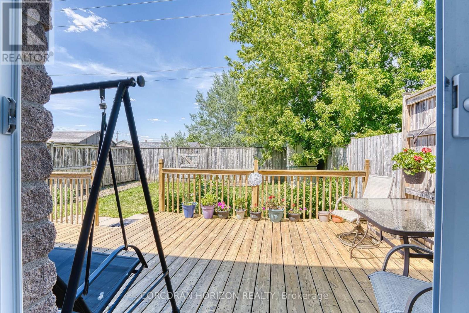 35 LADY COURT - 24