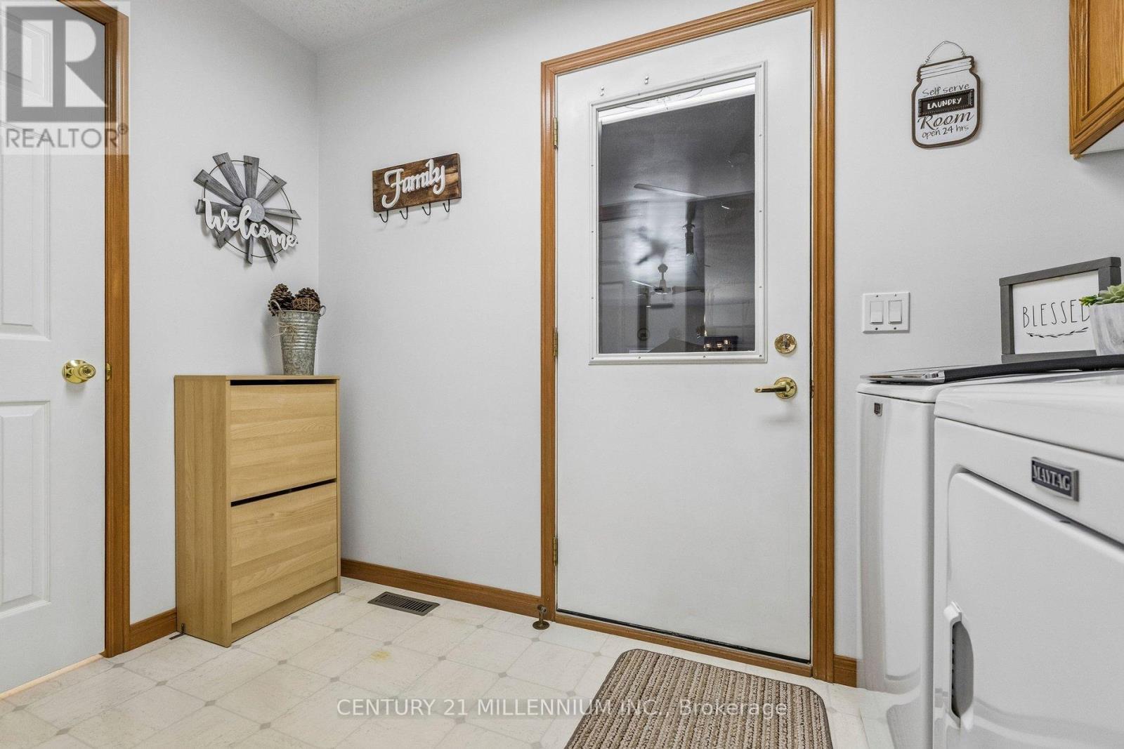 193280 AMARANTH EAST LUTHER TOWNLINE - 17