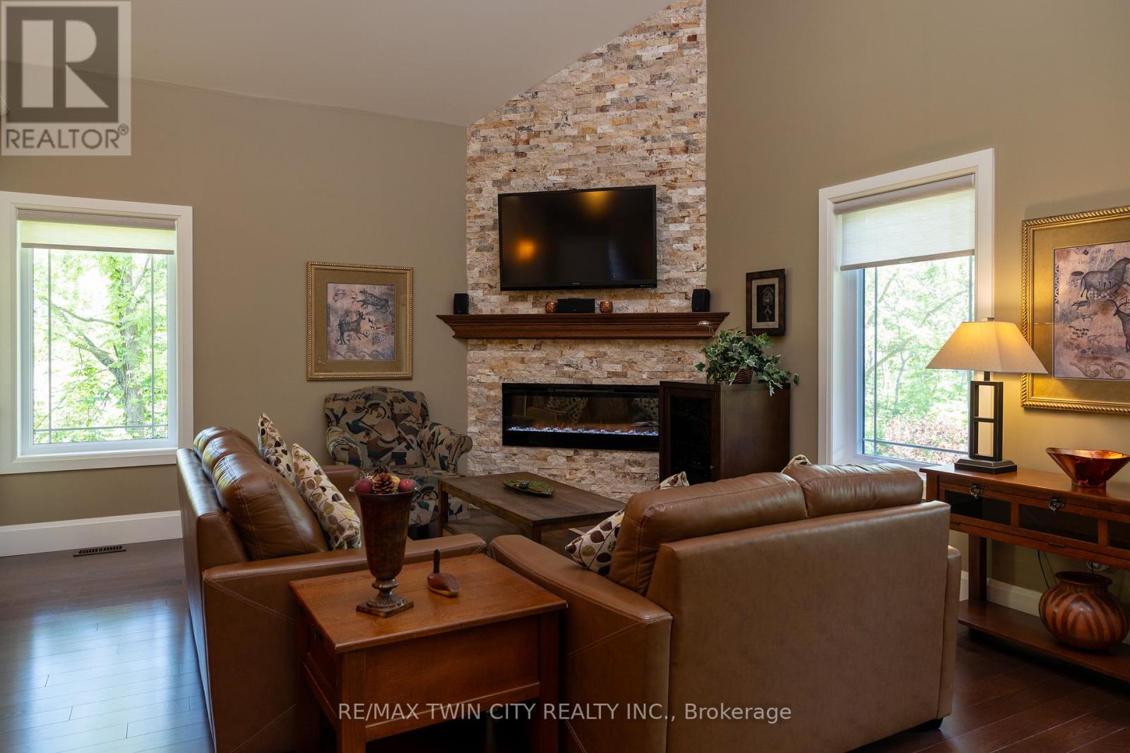 159 ST. MICHAELS STREET - 11