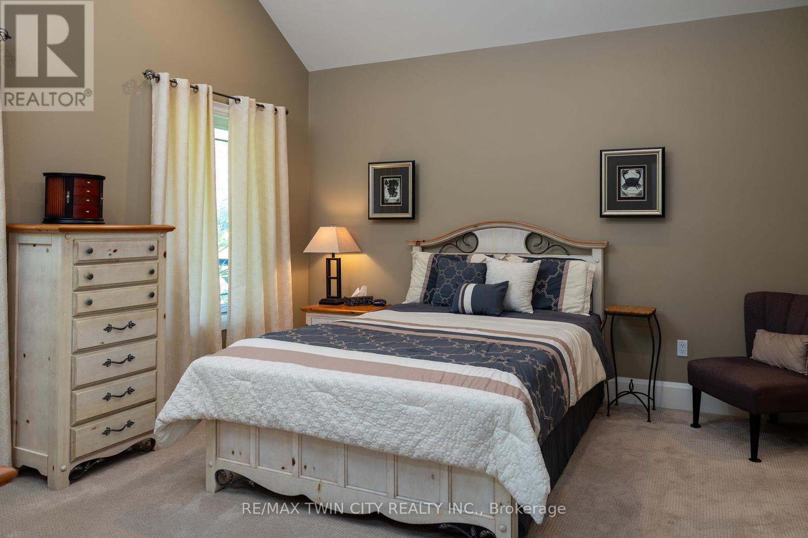 159 ST. MICHAELS STREET - 13