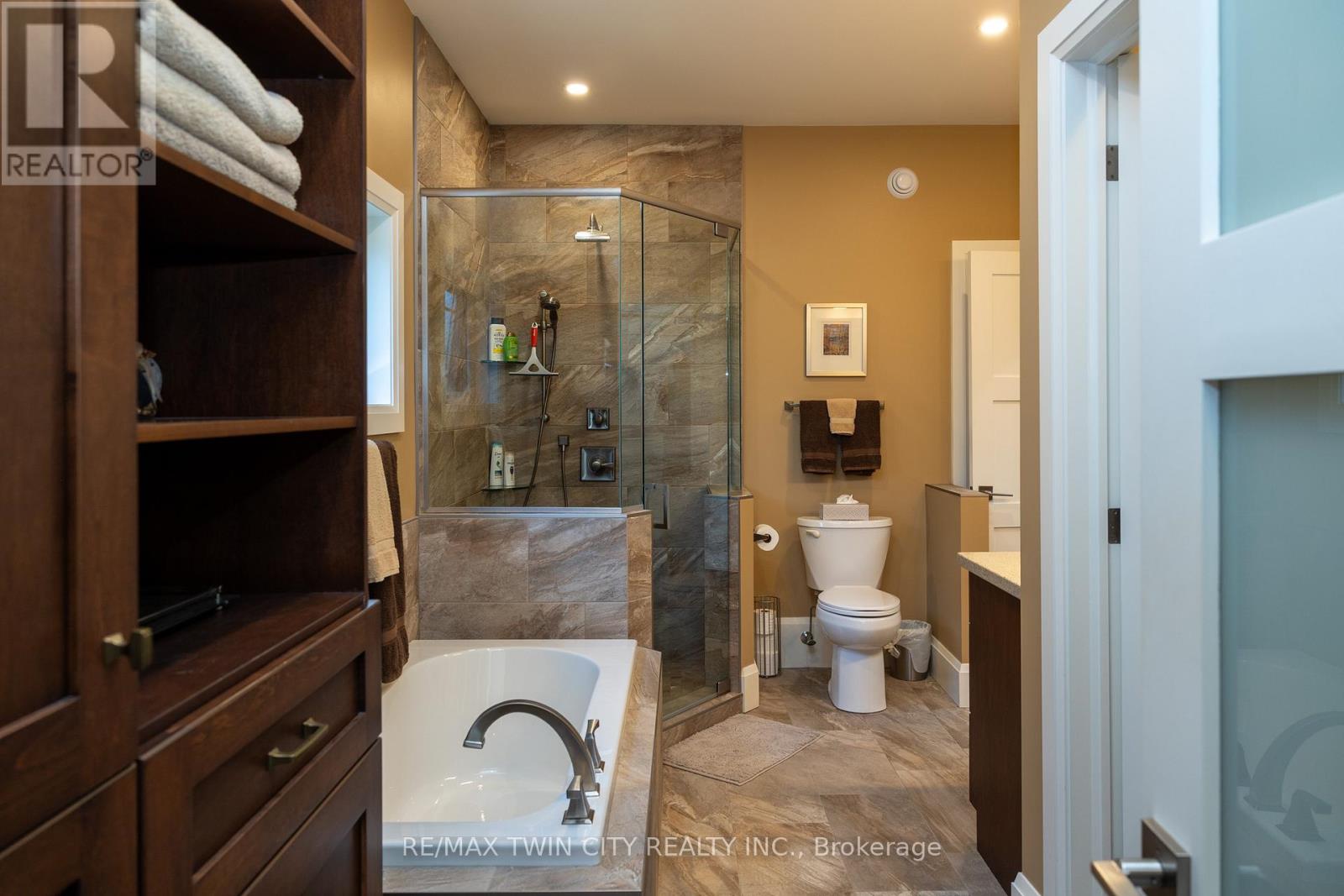 159 ST. MICHAELS STREET - 16