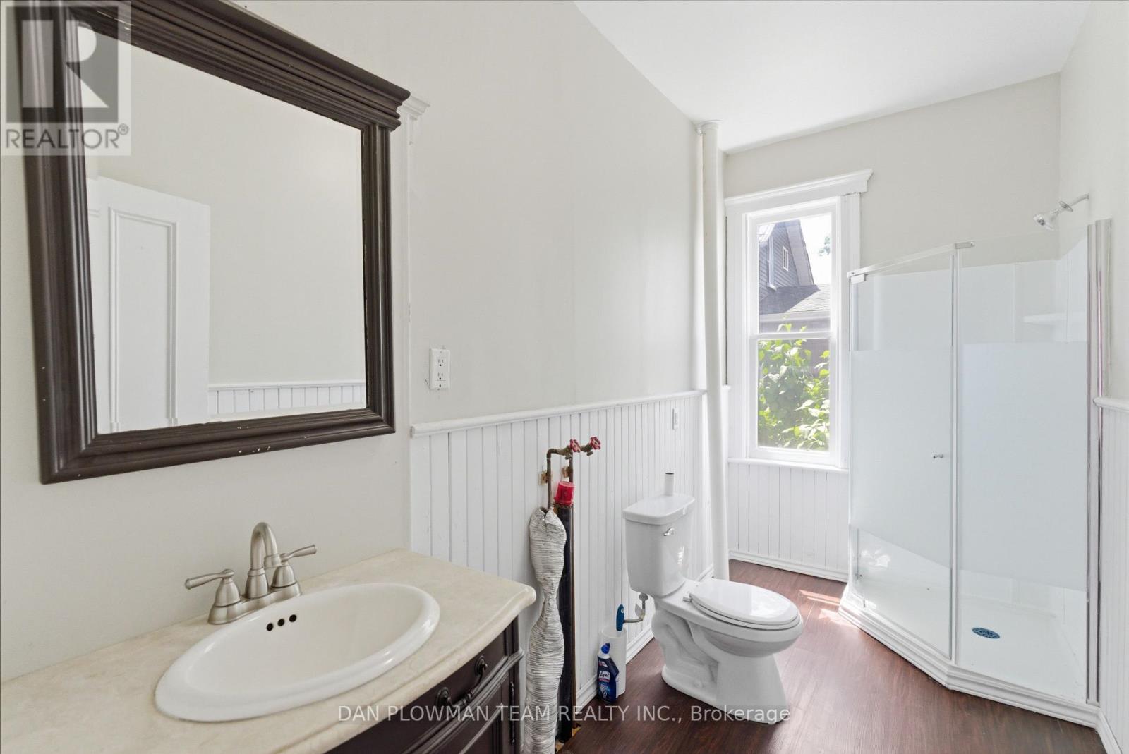 202 QUEEN STREET - 21