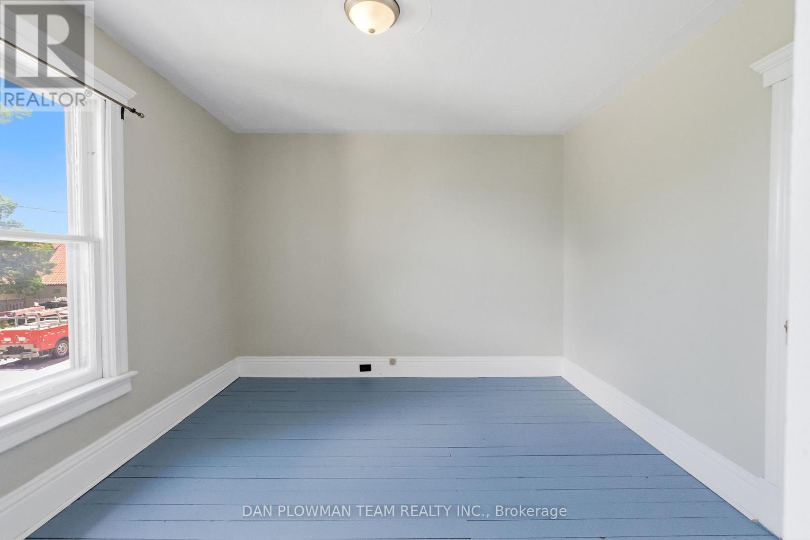 202 QUEEN STREET - 24