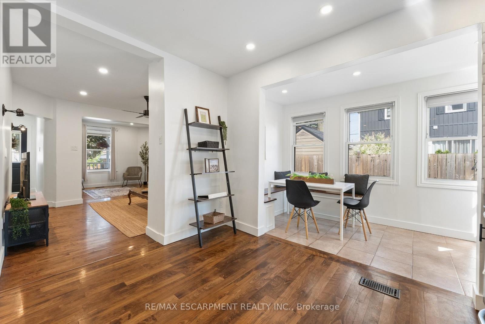 160 BRITANNIA AVENUE - 17