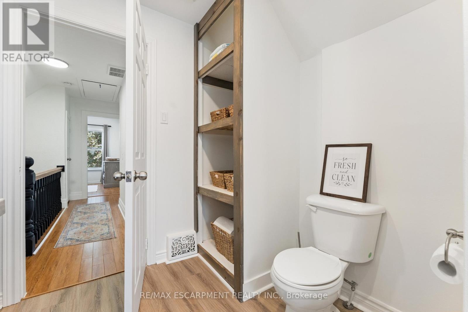 160 BRITANNIA AVENUE - 32
