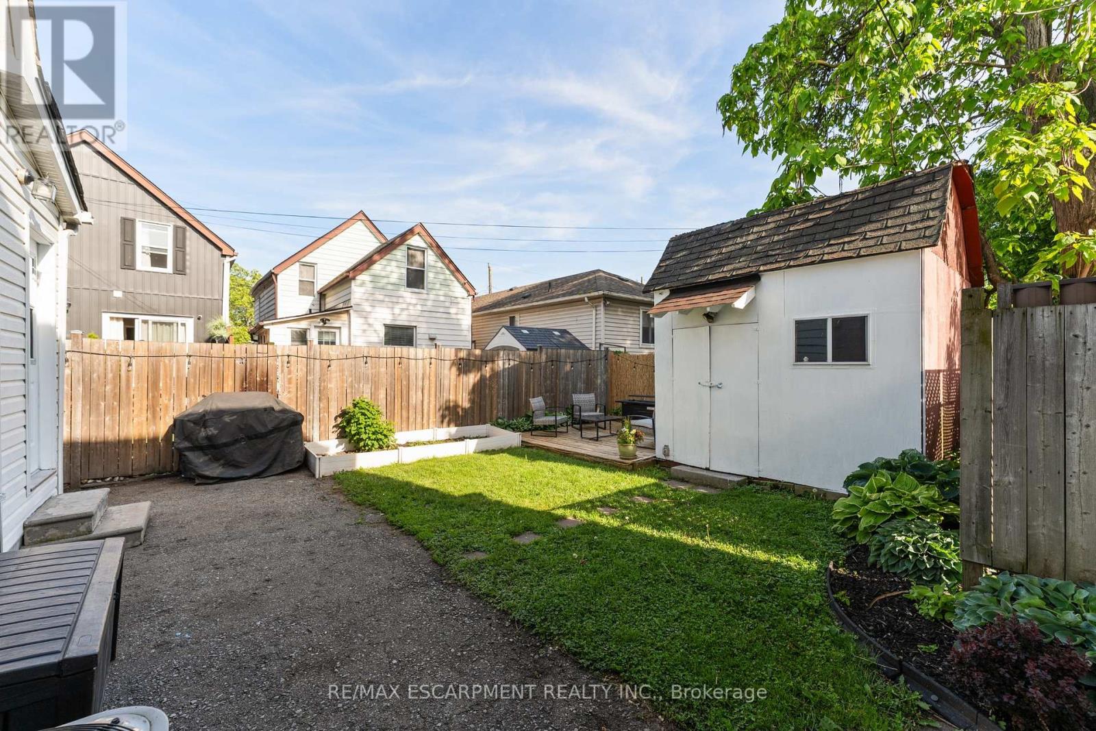 160 BRITANNIA AVENUE - 42