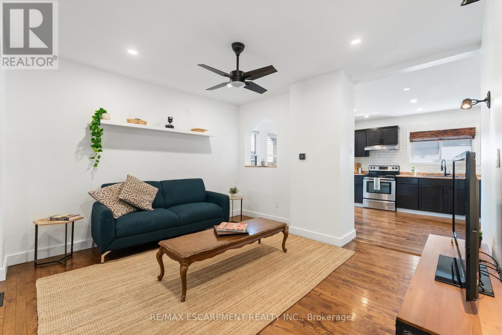 160 BRITANNIA AVENUE - 5