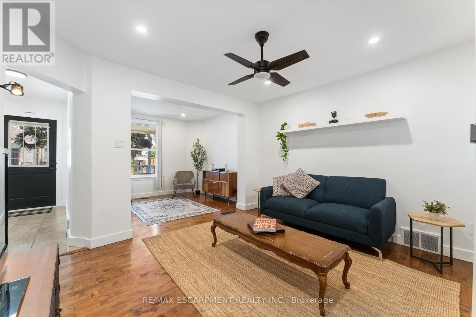 160 BRITANNIA AVENUE - 6