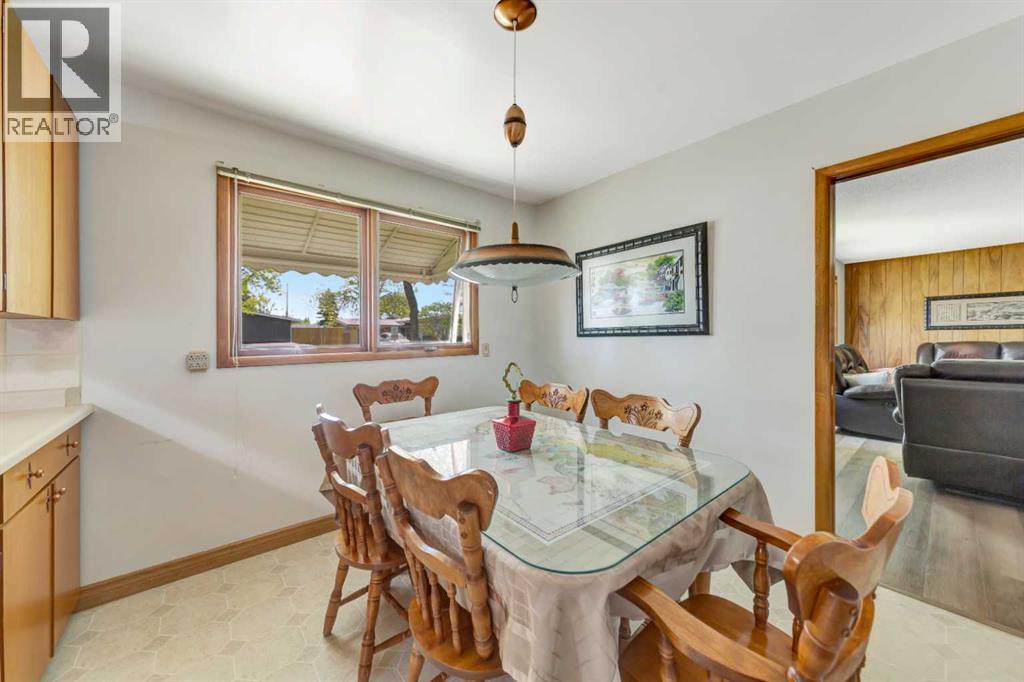 4704 37 Street - 9