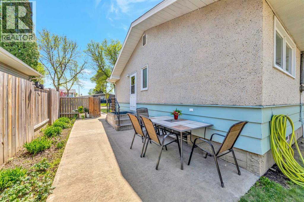 4704 37 Street - 30