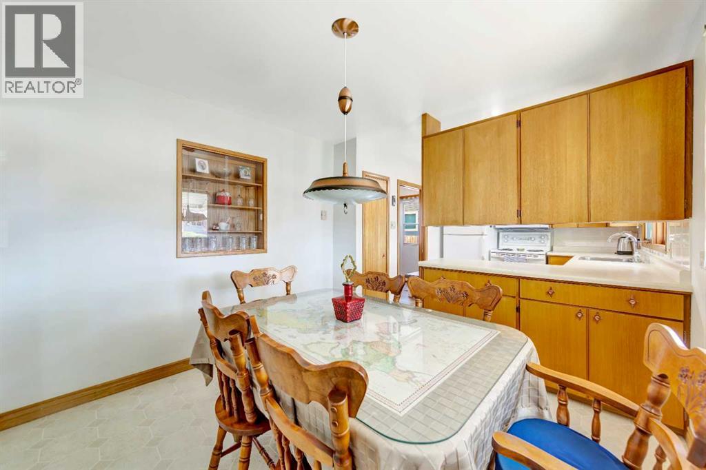 4704 37 Street - 20