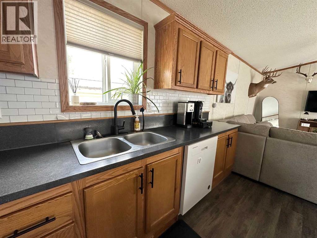 4603 50 Street — photo 7