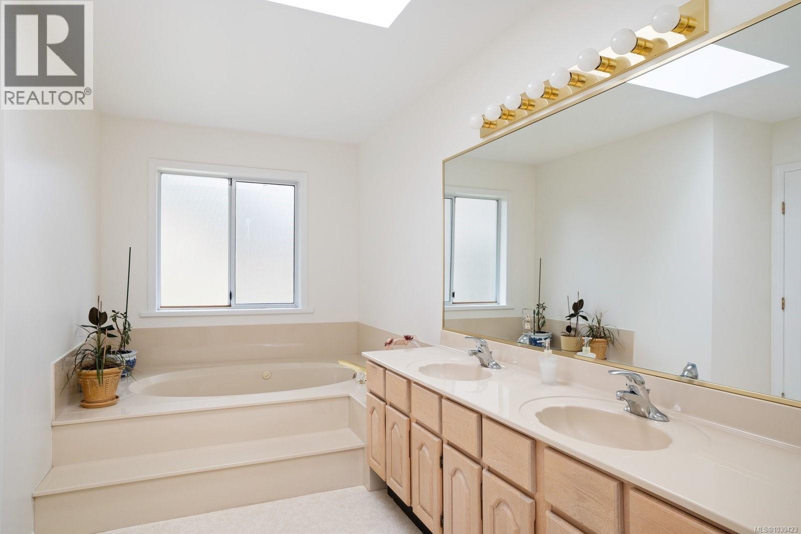  4617 Cliffwood Place, Saanich