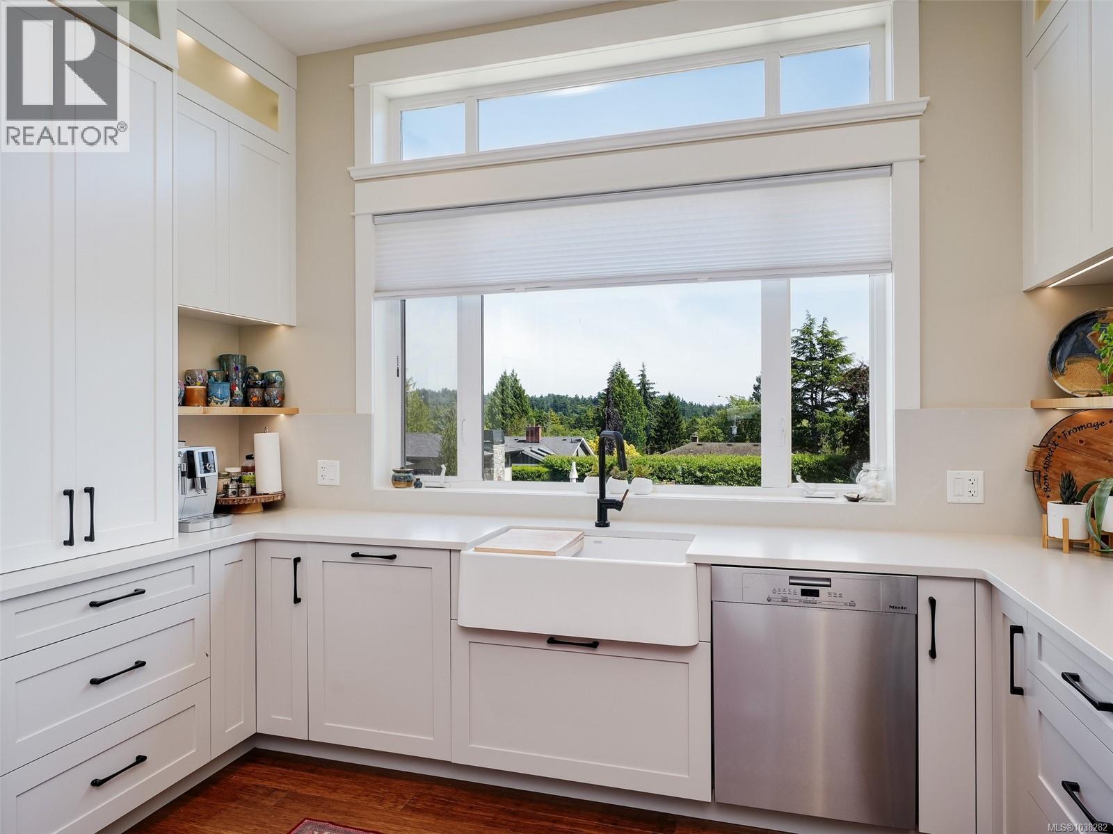  2491 Cadboro Heights Lane, Saanich