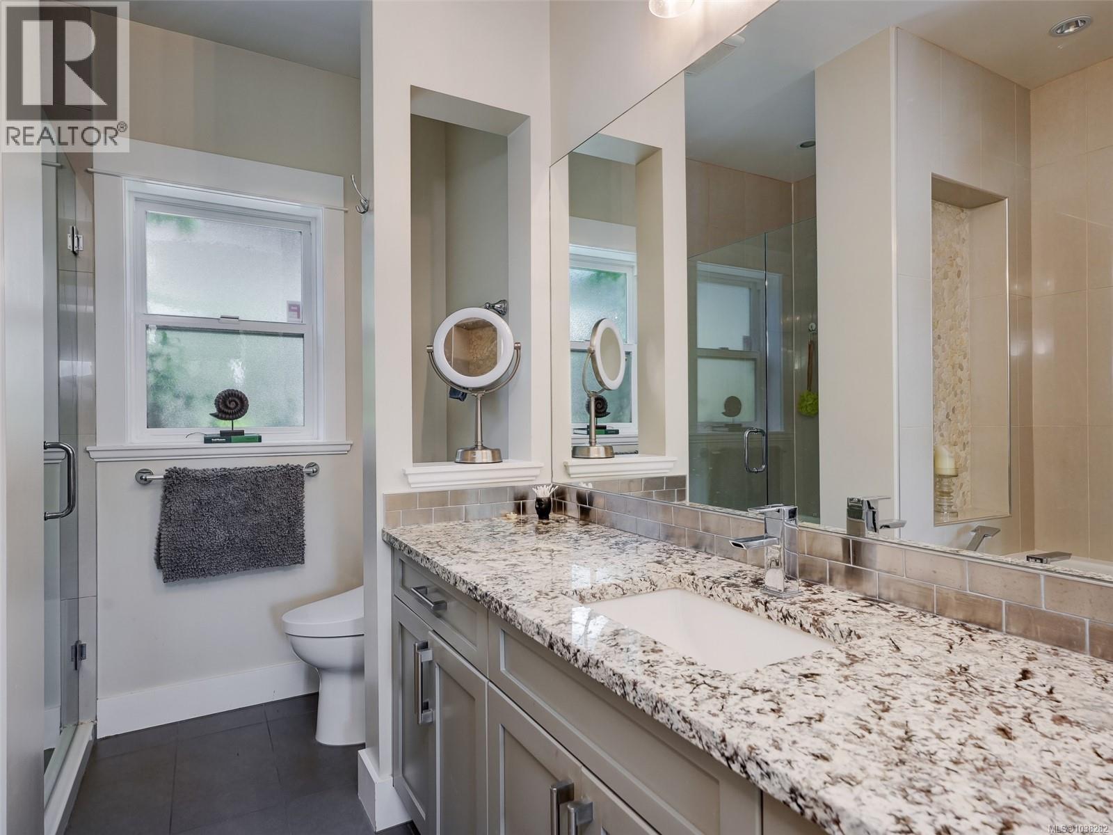 2491 Cadboro Heights Lane - 19