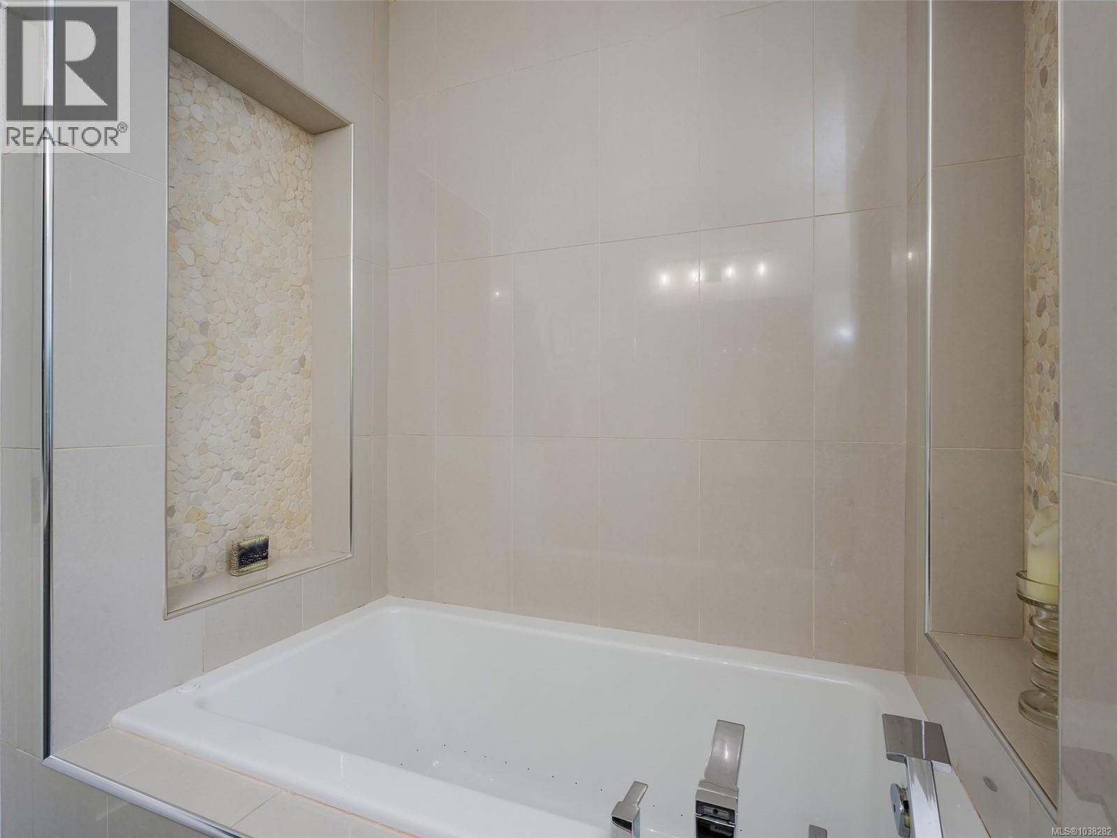  2491 Cadboro Heights Lane, Saanich