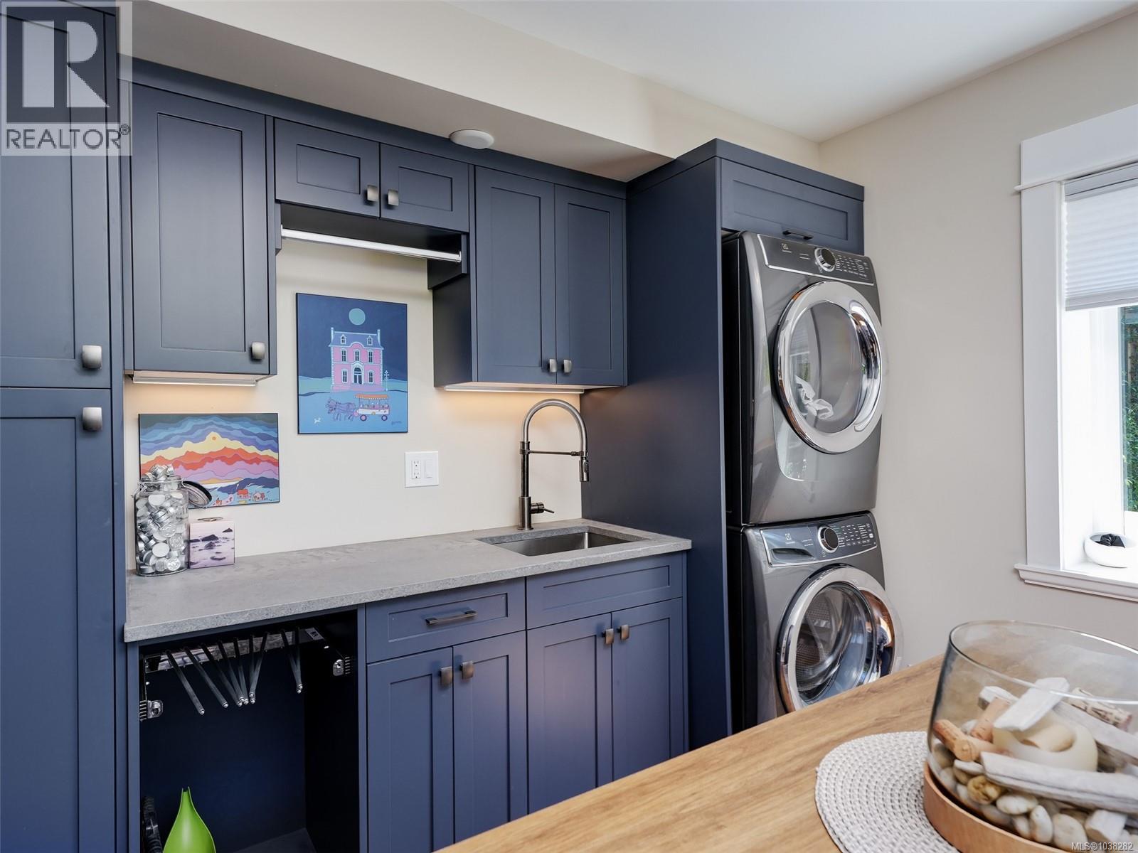 2491 Cadboro Heights Lane - 25